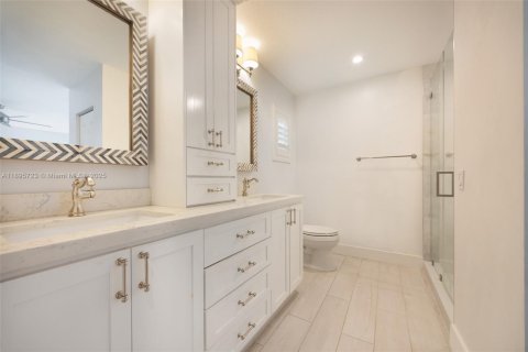 Villa ou maison à vendre à Cutler Bay, Floride: 4 chambres, 189.52 m2 № 1951112 - photo 17