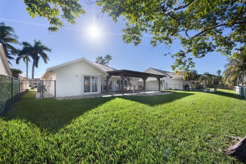 Villa ou maison à vendre à Cutler Bay, Floride: 4 chambres, 189.52 m2 № 1951112 - photo 23