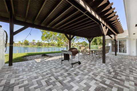 Villa ou maison à vendre à Cutler Bay, Floride: 4 chambres, 189.52 m2 № 1951112 - photo 21