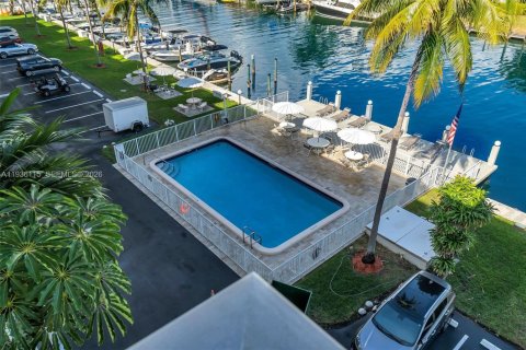 Condo in Fort Lauderdale, Florida, 1 bedroom  № 1998453 - photo 13