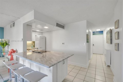 Condo in Fort Lauderdale, Florida, 1 bedroom  № 1998453 - photo 11