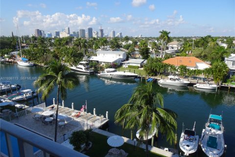 Condo in Fort Lauderdale, Florida, 1 bedroom № 1998453