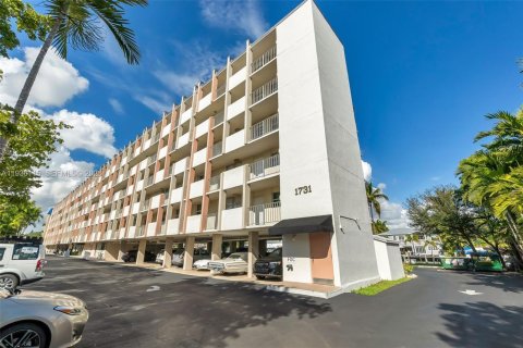 Condo in Fort Lauderdale, Florida, 1 bedroom  № 1998453 - photo 2