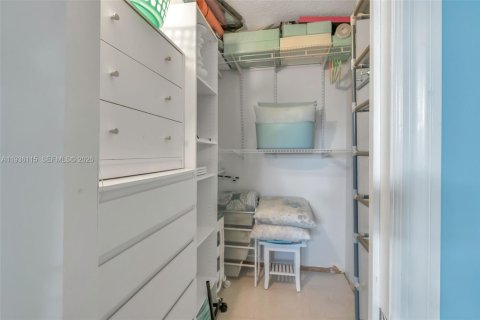 Condo in Fort Lauderdale, Florida, 1 bedroom  № 1998453 - photo 16