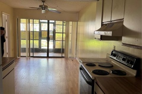 Condo in Bradenton, Florida, 1 bedroom  № 1843652 - photo 12