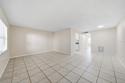 Condo in Tampa, Florida, 1 bedroom № 2201568 - photo 6