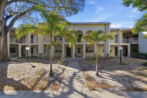 Condominio en Tampa, Florida, 1 dormitorio  № 2201568