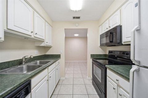 Condo in Tampa, Florida, 1 bedroom № 2201568 - photo 12