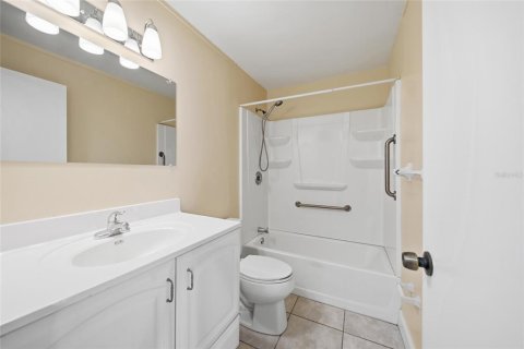 Condo in Tampa, Florida, 1 bedroom № 2201568 - photo 16