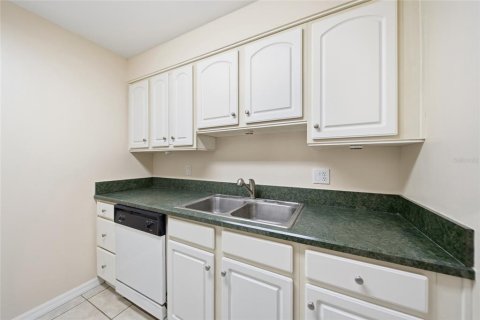Condo in Tampa, Florida, 1 bedroom № 2201568 - photo 11