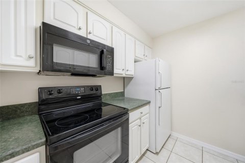 Condo in Tampa, Florida, 1 bedroom № 2201568 - photo 10