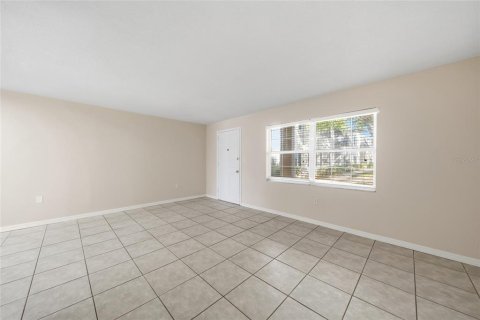 Condo in Tampa, Florida, 1 bedroom № 2201568 - photo 5