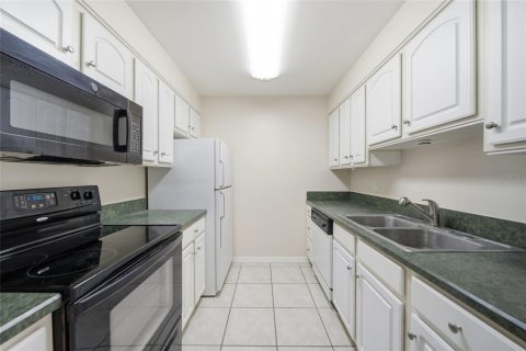Condo in Tampa, Florida, 1 bedroom № 2201568 - photo 9