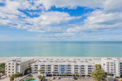 Condo in Indian Shores, Florida, 2 bedrooms  № 1829438 - photo 1