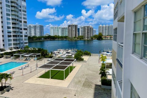 Condo à Aventura, Floride, 2 chambres  № 2016545