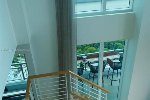 Condo in Miami, Florida, 2 bedrooms  № 2000301 - photo 10