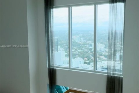 Condo in Miami, Florida, 2 bedrooms  № 2000301 - photo 11