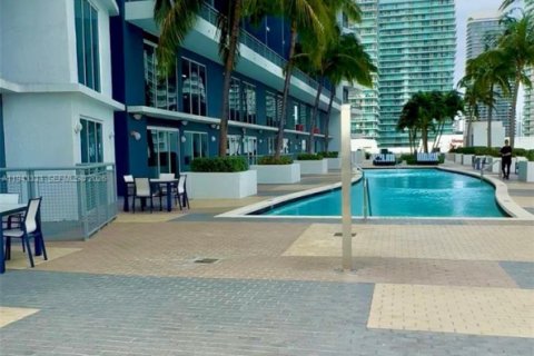 Condo in Miami, Florida, 2 bedrooms  № 2000301 - photo 23