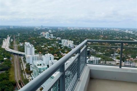 Condo in Miami, Florida, 2 bedrooms  № 2000301 - photo 18