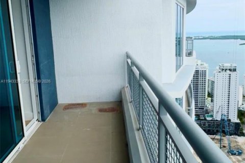 Condo in Miami, Florida, 2 bedrooms  № 2000301 - photo 7