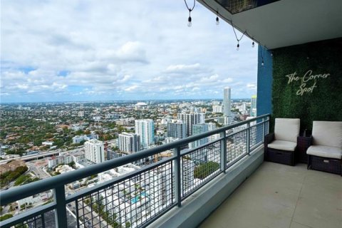 Condo in Miami, Florida, 2 bedrooms  № 2000301 - photo 19