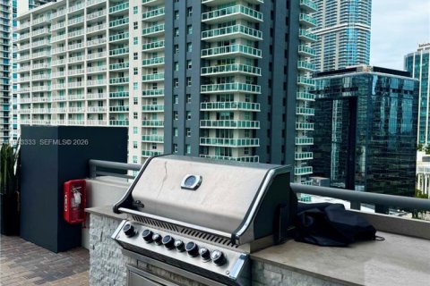 Condo in Miami, Florida, 2 bedrooms  № 2000301 - photo 27