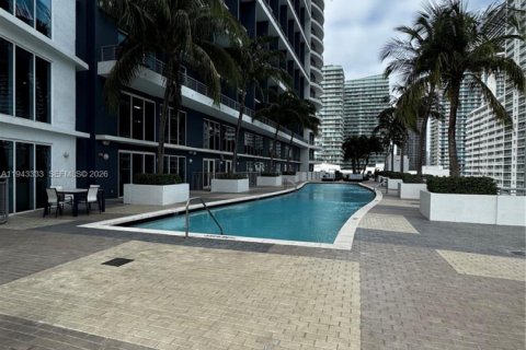 Condo in Miami, Florida, 2 bedrooms  № 2000301 - photo 24