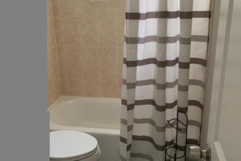 Снять в аренду квартиру в Дженсен-Бич, Флорида 3 комнаты, 52.03м2, № 2147195 - фото 6