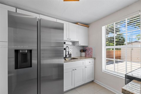 Casa en venta en Miami, Florida, 3 dormitorios, 113.34 m2 № 1842655 - foto 11