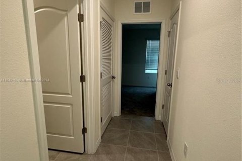 House in Davenport, Florida 3 bedrooms, 150.97 sq.m. № 1574105 - photo 5