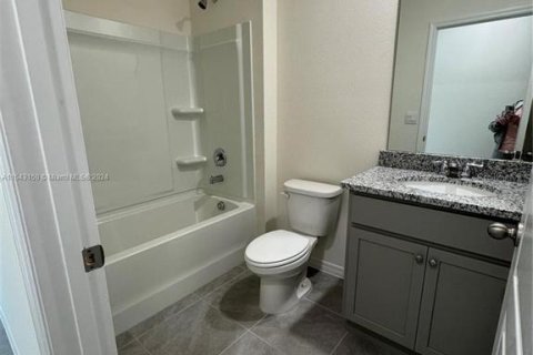House in Davenport, Florida 3 bedrooms, 150.97 sq.m. № 1574105 - photo 13
