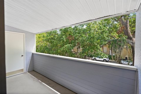 Townhouse in Saint Petersburg, Florida 2 bedrooms, 164.07 sq.m. № 1654323 - photo 16
