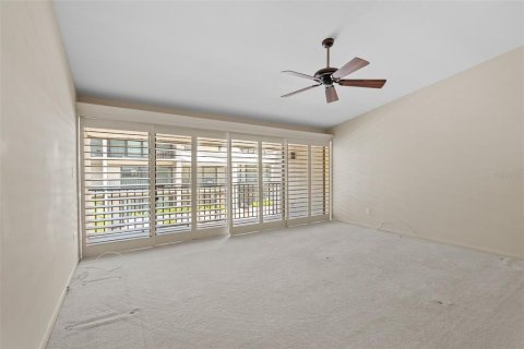 Townhouse in Saint Petersburg, Florida 2 bedrooms, 164.07 sq.m. № 1654323 - photo 18