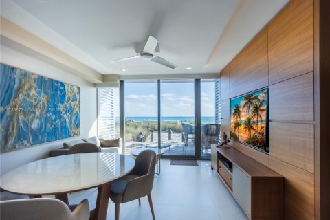 Condo in Sunny Isles Beach, Florida  № 1811666 - photo 7