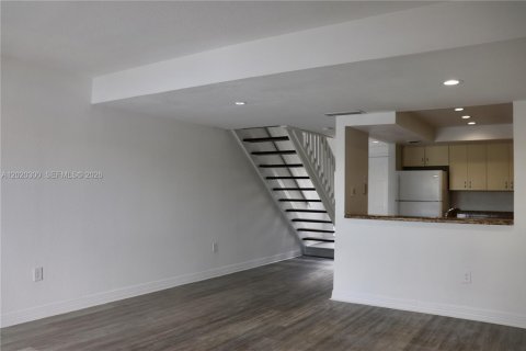 Adosado en alquiler en Fort Lauderdale, Florida, 2 dormitorios, 95.88 m2 № 2077640 - foto 11