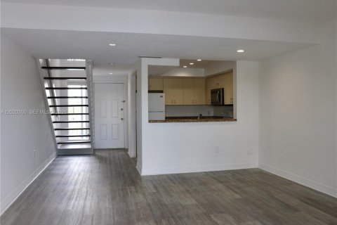Adosado en alquiler en Fort Lauderdale, Florida, 2 dormitorios, 95.88 m2 № 2077640 - foto 10