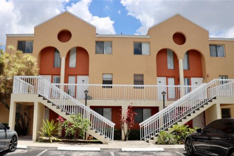 Adosado en alquiler en Fort Lauderdale, Florida, 2 dormitorios, 95.88 m2 № 2077640 - foto 2