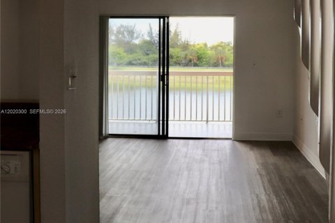 Adosado en alquiler en Fort Lauderdale, Florida, 2 dormitorios, 95.88 m2 № 2077640 - foto 9