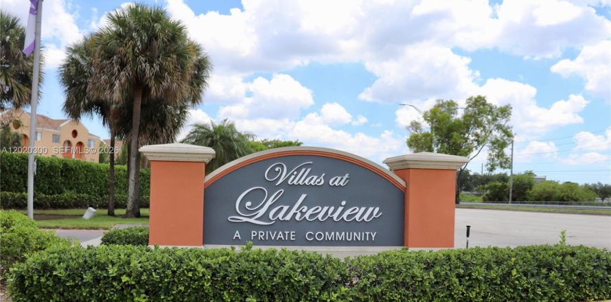 Adosado en Fort Lauderdale, Florida 2 dormitorios, 95.88 m2 № 2077640