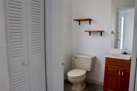 Adosado en alquiler en Fort Lauderdale, Florida, 2 dormitorios, 95.88 m2 № 2077640 - foto 14