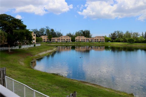 Adosado en alquiler en Fort Lauderdale, Florida, 2 dormitorios, 95.88 m2 № 2077640 - foto 7