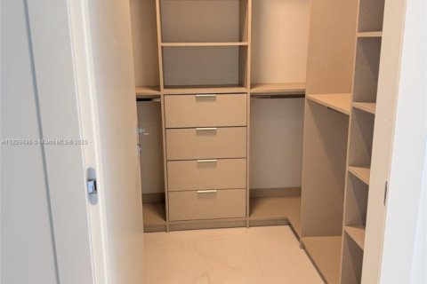 Condominio en venta en Miami, Florida, 2 dormitorios, 133.5 m2 № 1804275 - foto 15