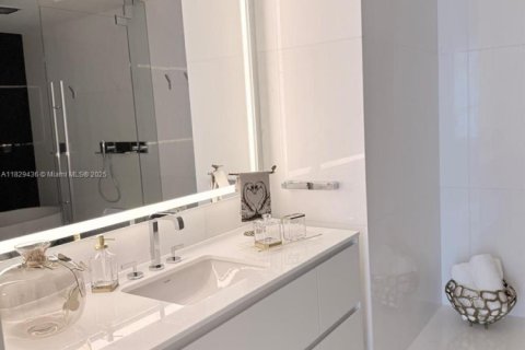 Condominio en venta en Miami, Florida, 2 dormitorios, 133.5 m2 № 1804275 - foto 16