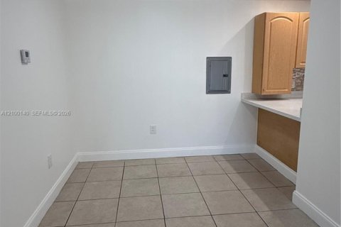 Condo in Miami, Florida, 1 bedroom № 2401497 - photo 14