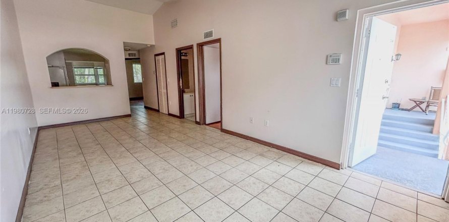 Condominio en Homestead, Florida, 2 dormitorios  № 2043898