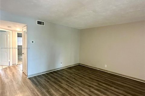 Copropriété à louer à Hallandale Beach, Floride: 2 chambres, 89.65 m2 № 1925288 - photo 5