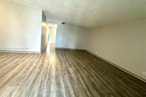 Copropriété à louer à Hallandale Beach, Floride: 2 chambres, 89.65 m2 № 1925288 - photo 7