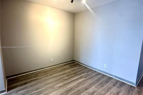 Copropriété à louer à Hallandale Beach, Floride: 2 chambres, 89.65 m2 № 1925288 - photo 6