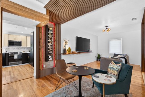 Купить виллу или дом в Майами, Флорида 5 спален, 341.69м2, № 2051564 - фото 24