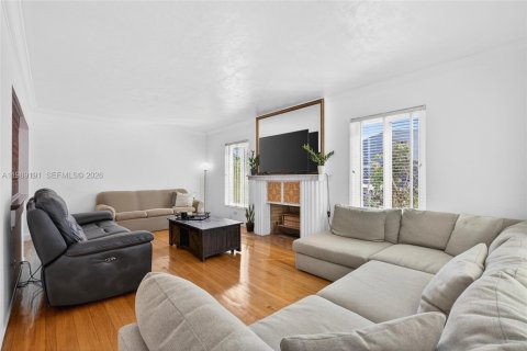 Купить виллу или дом в Майами, Флорида 5 спален, 341.69м2, № 2051564 - фото 6